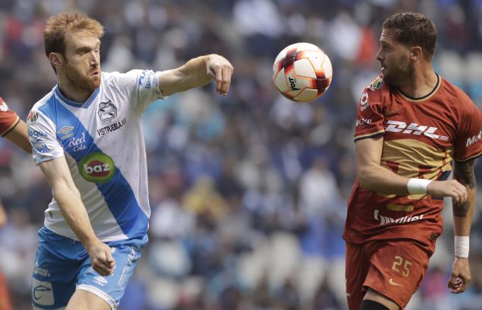 FÚTBOL . Club Puebla se deja empatar ante Pumas