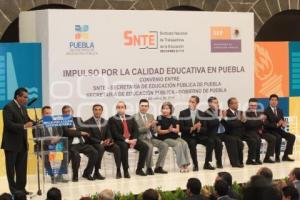 FIRMA CONVENIO SNTE - GOBIERNO DE PUEBLA