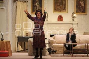 LA SEÑORA PRESIDENTA