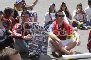 VENEZOLANOS PIDEN PAZ EN SU PAÍS