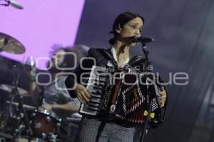 SOMOS AMÉRICA . JULIETA VENEGAS