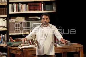 TEATRO . EL PROFESOR