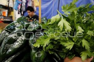 CHILE EN NOGADA . INGREDIENTES