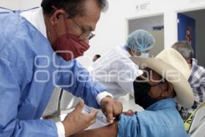 VACUNA COVID-19 . PETLALCINGO