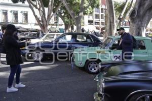 EXHIBICIÓN AUTOS ANTIGUOS