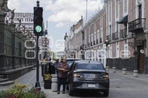 ESTACIONAMIENTO . 3 ORIENTE