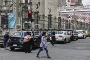 ESTACIONAMIENTO . 3 ORIENTE