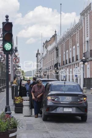 ESTACIONAMIENTO . 3 ORIENTE