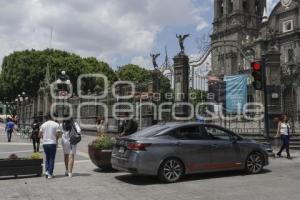 ESTACIONAMIENTO . 3 ORIENTE