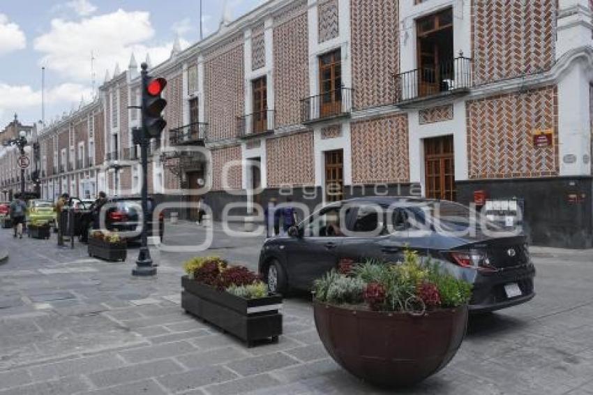 ESTACIONAMIENTO . 3 ORIENTE