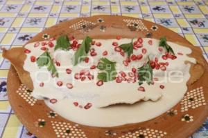 SAN PEDRO CHOLULA . MOLOTES EN NOGADA