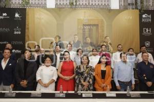 CHILES EN NOGADA . CASONA MARÍA