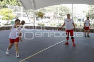 MES DEL ABUELO . CACHIBOL