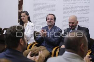 EXPOSICIÓN . EL ROSTRO DEL AUTOR