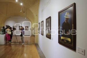 EXPOSICIÓN . EL ROSTRO DEL AUTOR