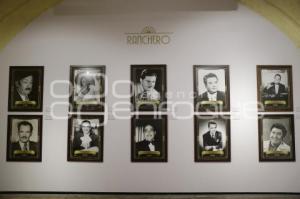 EXPOSICIÓN . EL ROSTRO DEL AUTOR