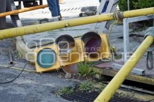 TLAXCALA . REPARACIÓN SEMÁFOROS