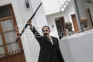 MUSEOS . UNA FAMILIA DE VALIENTES