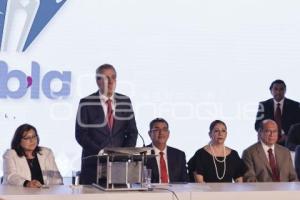 TOMA DE PROTESTA . JOSÉ CHEDRAUI