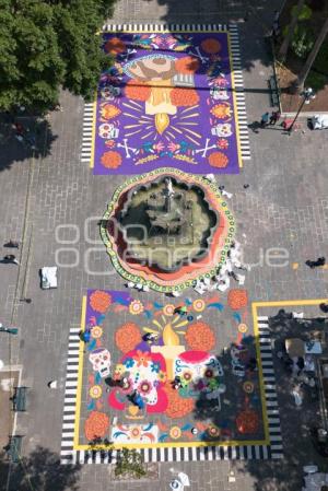 ZÓCALO . ALFOMBRA MONUMENTAL