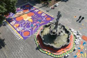 ZÓCALO . ALFOMBRA MONUMENTAL