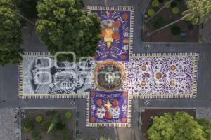 ZÓCALO . ALFOMBRA MONUMENTAL