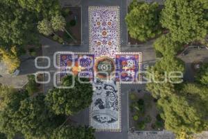 ZÓCALO . ALFOMBRA MONUMENTAL