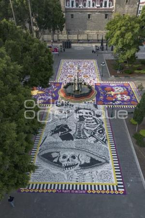 ZÓCALO . ALFOMBRA MONUMENTAL