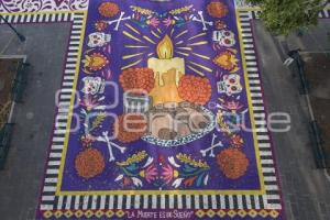 ZÓCALO . ALFOMBRA MONUMENTAL