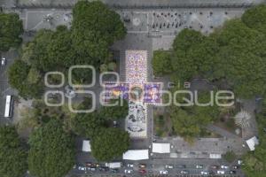 ZÓCALO . ALFOMBRA MONUMENTAL