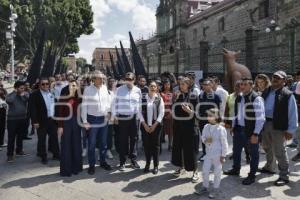 ZÓCALO . ALFOMBRA MONUMENTAL