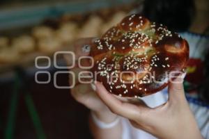 TLAXCALA . ELABORACIÓN PAN DE MUERTO