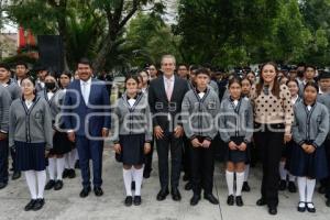 GOBIERNO ESTATAL . HONORES A LA BANDERA