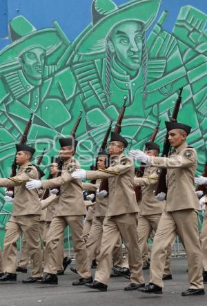 DESFILE MILITAR REVOLUCIÓN MEXICANA