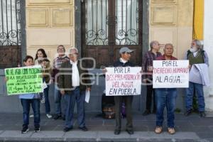 MANIFESTACIÓN . AGUA