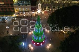 ZÓCALO . ILUMINACIÓN NAVIDEÑA