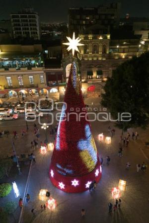 ZÓCALO . ILUMINACIÓN NAVIDEÑA