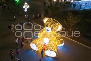 ZÓCALO . ILUMINACIÓN NAVIDEÑA