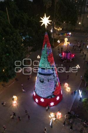 ZÓCALO . ILUMINACIÓN NAVIDEÑA