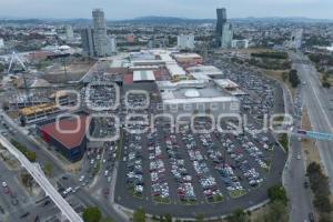 FIESTAS DECEMBRINAS . CENTRO COMERCIAL