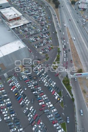 FIESTAS DECEMBRINAS . CENTRO COMERCIAL