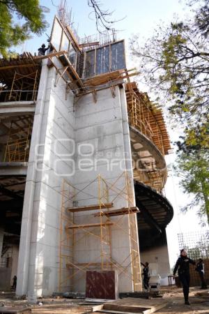 TLAXCALA . INCENDIO TORRE DE RECTORÍA