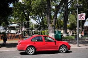 TLAXCALA . VEHÍCULOS MAL ESTACIONADOS