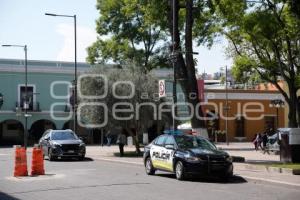 TLAXCALA . VEHÍCULOS MAL ESTACIONADOS