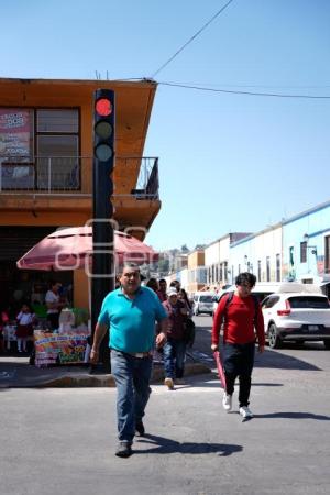 TLAXCALA . REINSTALACIÓN DE SEMÁFORO