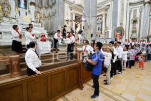 PROCESIÓN VIERNES SANTO . NIÑO DOCTOR