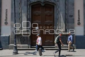 BANCOS . DÍA DEL TRABAJO