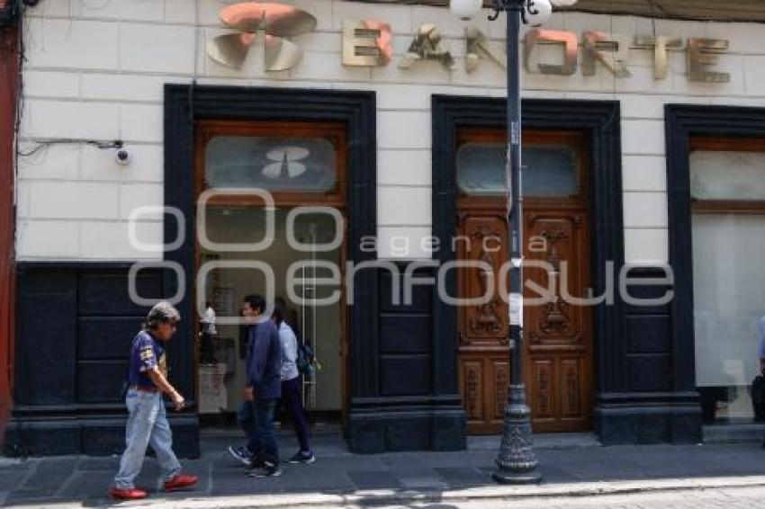 BANCOS . DÍA DEL TRABAJO