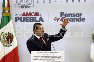 GOBIERNO ESTATAL . CONDECORACIONES MAESTROS