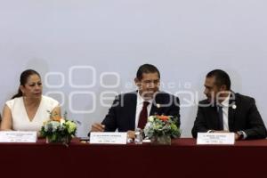 GOBIERNO ESTATAL . CONDECORACIONES MAESTROS